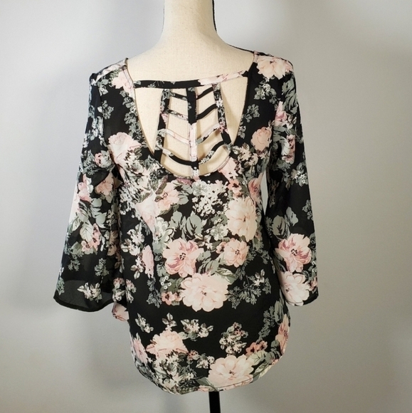Lily White Black Pink Floral Strappy Criss Cross Back Bell Sleeve Blouse Top XS - Picture 4 of 8